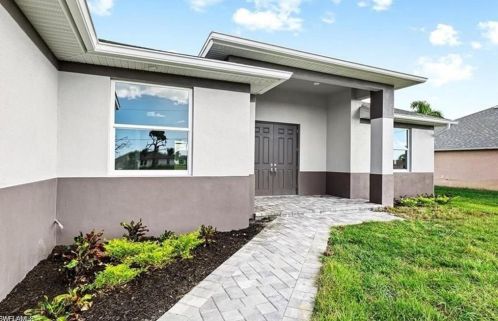 320 17th Pl, Cape Coral, FL 33909-2206