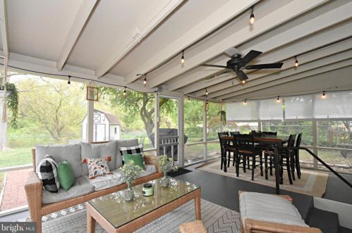 17 Glenview Dr, Riverton NJ  08077-2135 exterior