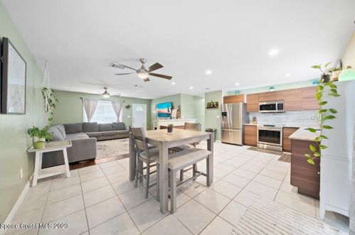 955 Schumann Dr, Sebastian FL  32958-5331 exterior