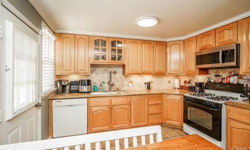 5132 Gardenia Ave, Long Beach CA  90807-1116 exterior