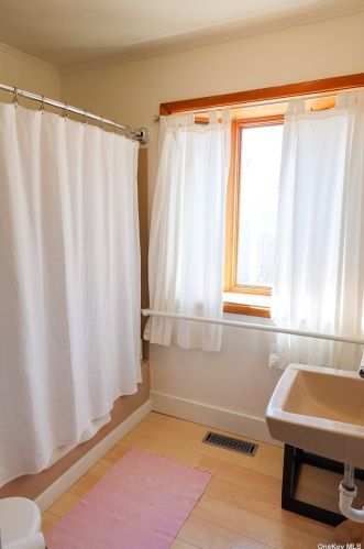 135 Bayberry Rd, Southold NY  11971-4435 exterior