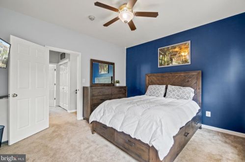 10048 Moxleys Ford Ln, Bristow VA  20136-3001 exterior