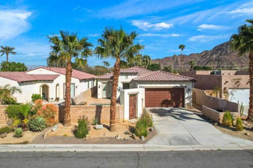 52090 Avenida Mendoza, La Quinta CA  92253-3296 exterior