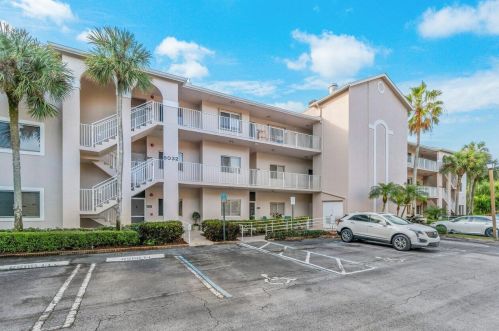 5032 Rose Hill Dr, Boynton Beach, FL 33437-1308