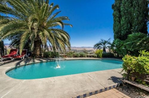 19701 Green Mountain Dr, Santa Clarita, CA 91321-2149
