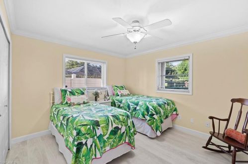 2236 Queens Blvd, Naples, FL 34112-5422