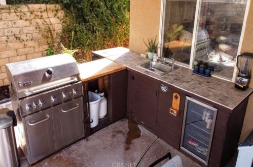 30416 Mallorca Pl, Santa Clarita CA  91384-4787 exterior