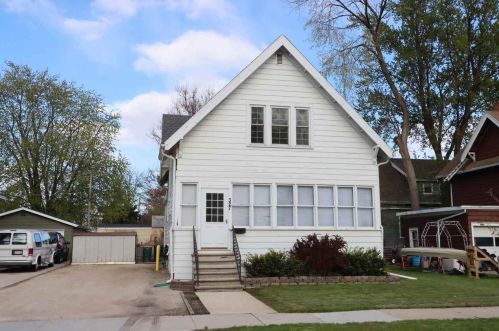 327 Marquette St, Fond Du Lac, WI 54935-2346