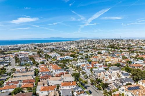 705 Juanita Ave, Redondo Beach CA  90277-2227 exterior