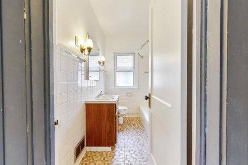 7421 24 Ave, Kenosha WI 53143-5705 exterior