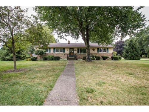 4570 Brookhaven Cir, Canton, OH 44705-2910