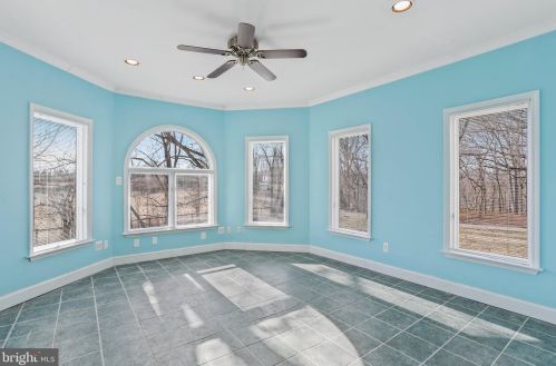 166 Hyde Park Ln, Charles Town WV  25414-4545 exterior