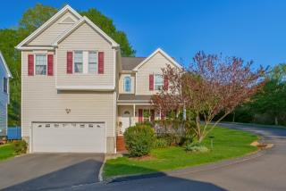 1 Edgewater Cir, Danbury, CT 06810-6273
