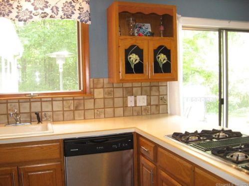 203 Hickory Hill Rd, New Britain CT  06052-1009 exterior