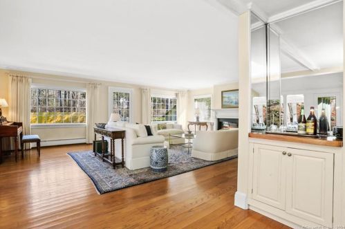 200 Mill Rd, New Canaan CT  06840-4310 exterior