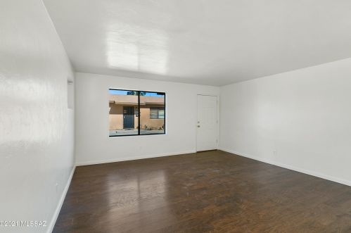 2117 Columbus Blvd, Tucson, AZ 85712-3290