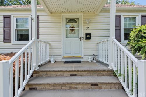 87 Willry St, Woodbridge, NJ 07095-2441