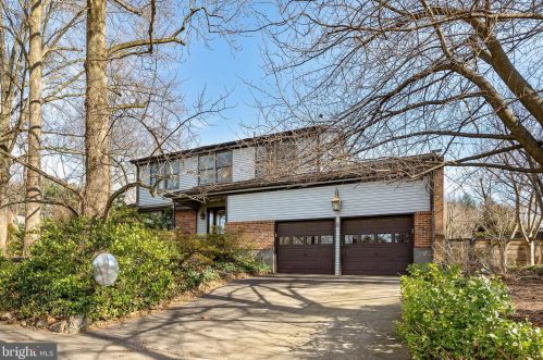 4751 Hogan Dr, Wilmington, DE 19808-1712