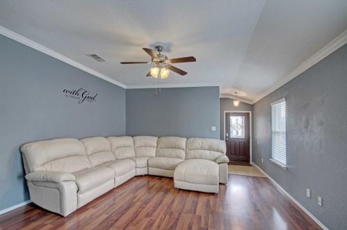 2105 Charmion Ln, Fort Worth, TX 76131-1608