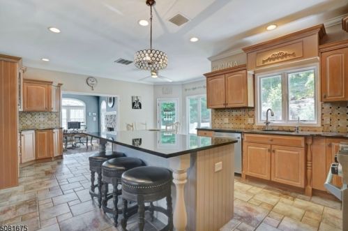 58 Finch Rd, Skyline Lakes NJ  07456-2423 exterior