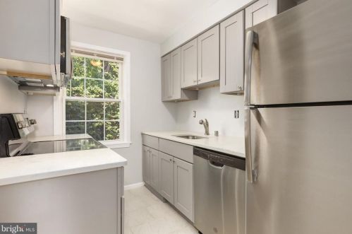 2143 Suitland Ter, Washington, DC 20020-1122