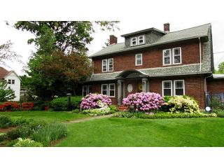 656 7th St, Erie, PA 16502-1201