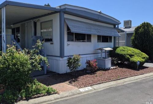 28 Coronado Cir, Santa Rosa, CA 95409-3233