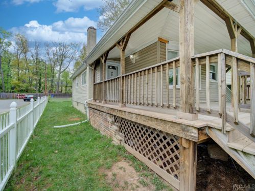 80 Star St, Iselin NJ  08830-1860 exterior