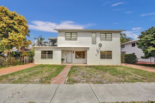 921 18th St, Hialeah FL  33010-2322 exterior