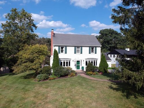 130 Phillips Dr, Canonsburg, PA 15317-2462
