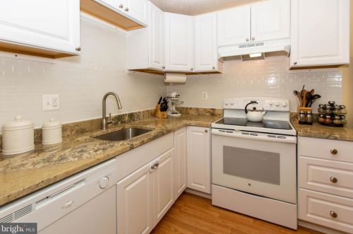 103 Riversedge Dr, Norristown PA  19403-3718 exterior