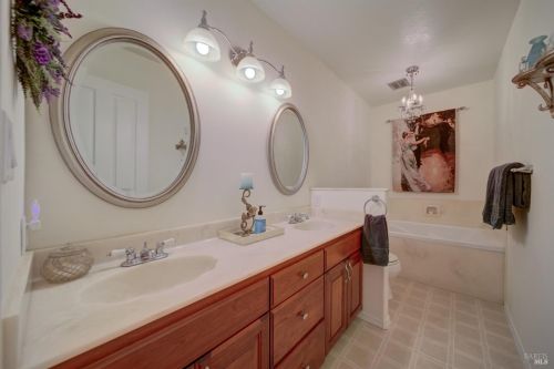 430 Willamette Dr, Vacaville CA  95688-4228 exterior