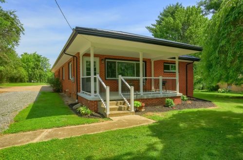 499 Harpers Ferry Rd, Beaver Falls PA  15010-6939 exterior