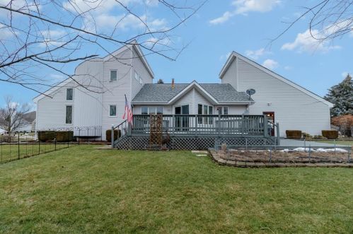 9613 Tyler St, Crown Point IN 46307-2489 exterior