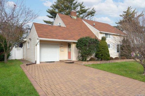 235 Cypress Ln, Westbury, NY 11590-5713