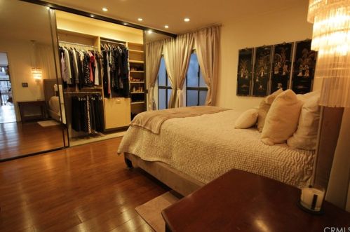 7233 Marina Pacifica Dr, Long Beach CA 90803-3899 exterior