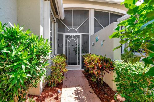 10561 Royal Caribbean Cir, Boynton Beach, FL 33437-4285
