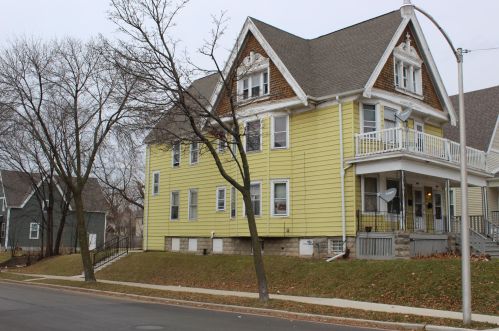 2001 38th St, Milwaukee WI  53208-1862 exterior