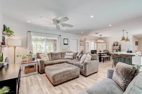 909 27th Ter, Boynton Beach FL  33435-7913 exterior