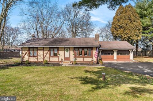 2741 Leidy Rd, Gilbertsville, PA 19525-9170