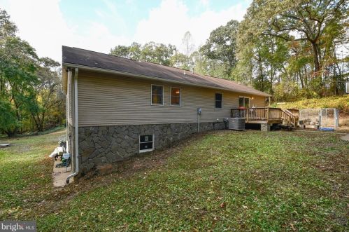 9135 James Madison Pkwy, Owens VA  22485-4905 exterior