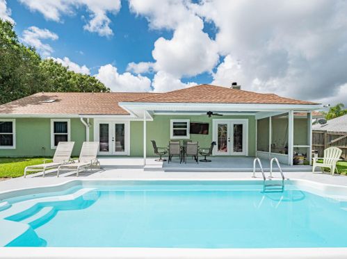 3770 6th Ln, Vero Beach, FL 32968-1317