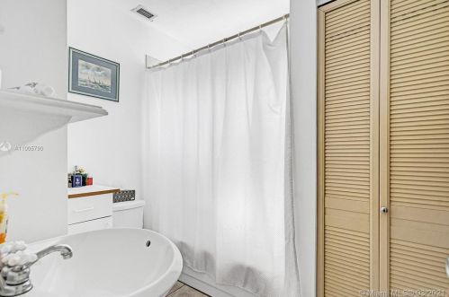 8490 10th St, Hollywood FL  33024-4939 exterior