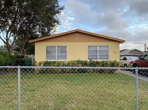 1397 34th St, West Palm Beach, FL 33404-2907