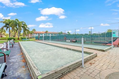 4220 Looking Glass Ln, Naples FL  34112-5207 exterior