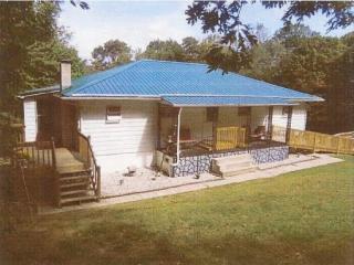 7251 Black Oak Rd, Mc Comas, WV 24747-5409