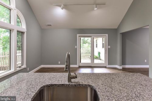 5 Holly Ct, Blenheim NJ  08012-5303 exterior