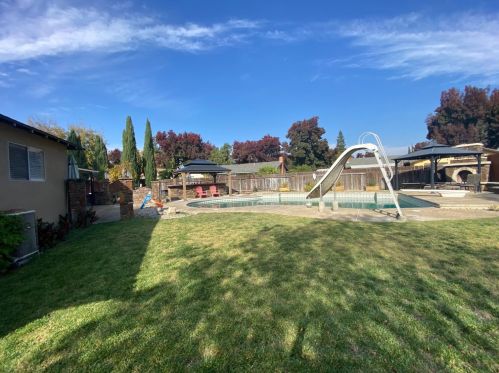 1609 Marty Ct, Modesto CA  95350-0514 exterior