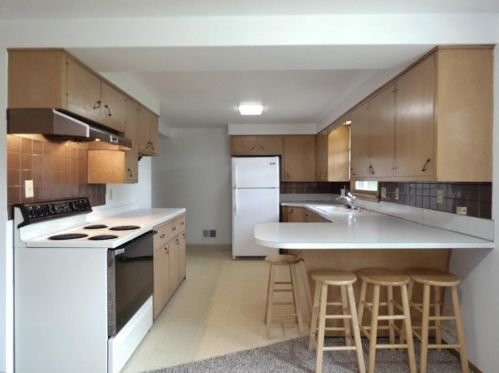 464 Bader St, Green Bay, WI 54302-4060