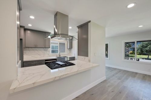 6128 Village Rd, Lakewood, CA 90713-3131